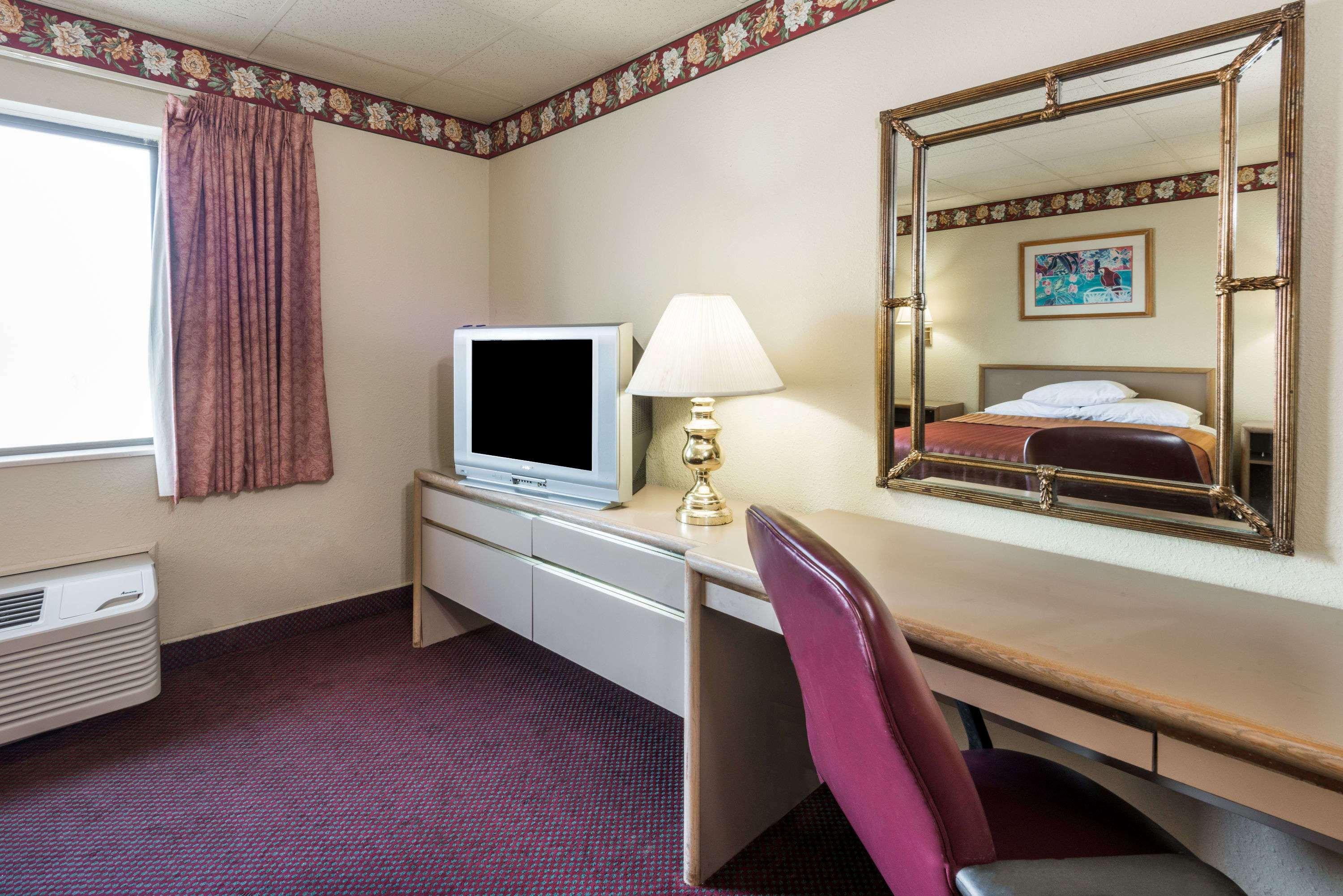 Travelodge By Wyndham Airport Platte City Bagian luar foto